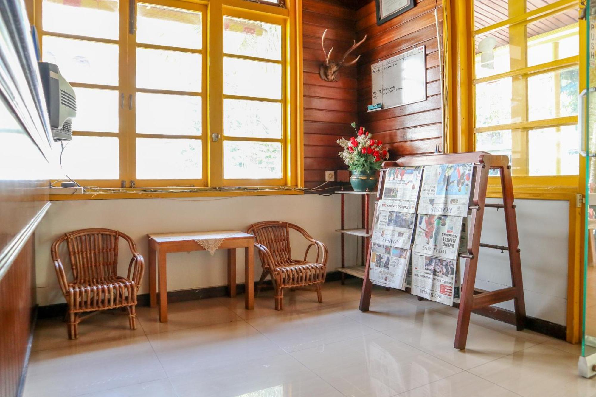 Wisma Mutiara Padang  Exterior photo