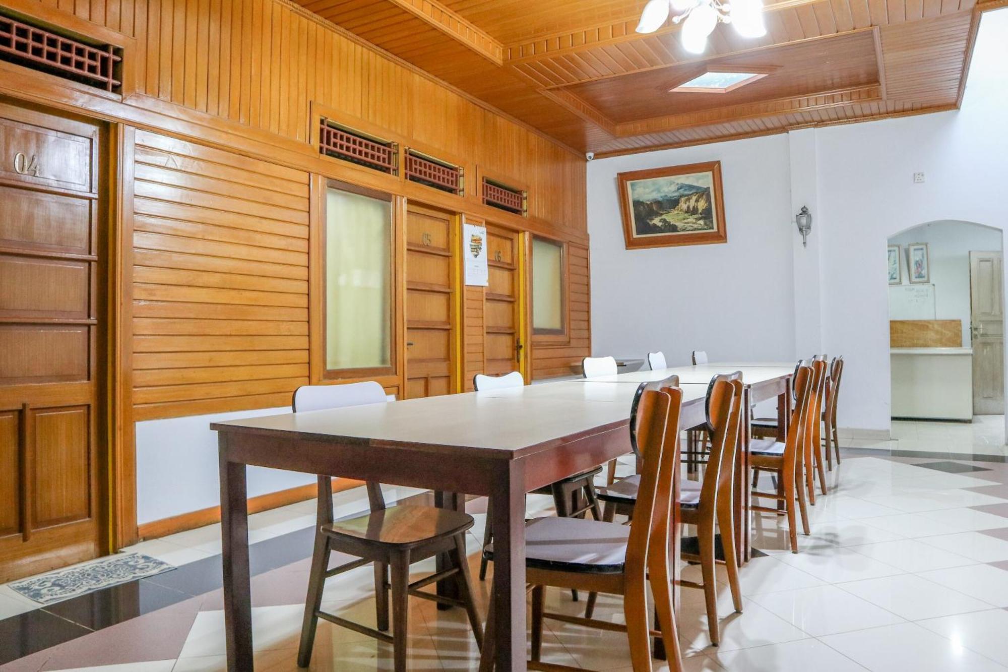 Wisma Mutiara Padang  Exterior photo