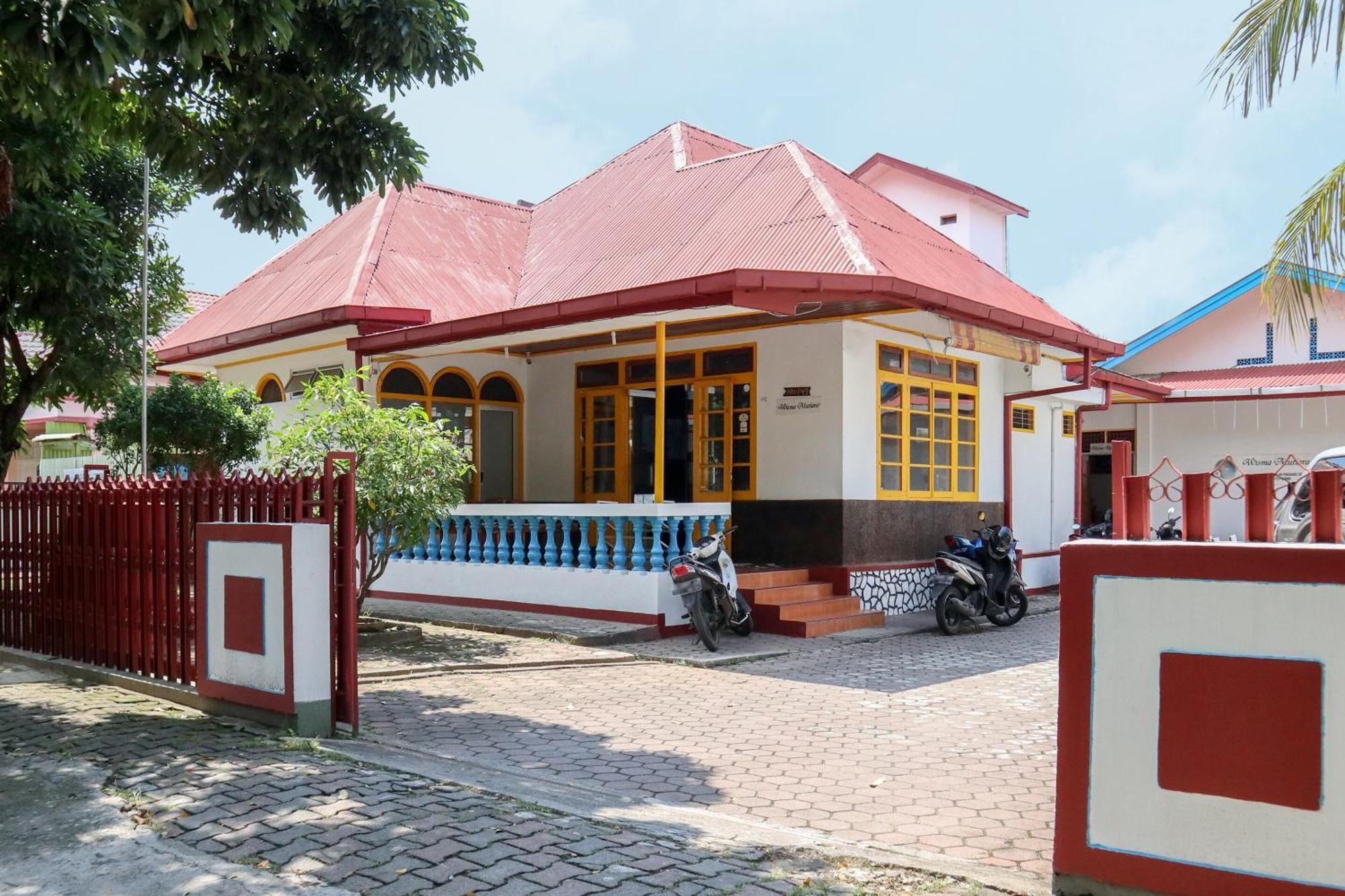Wisma Mutiara Padang  Exterior photo