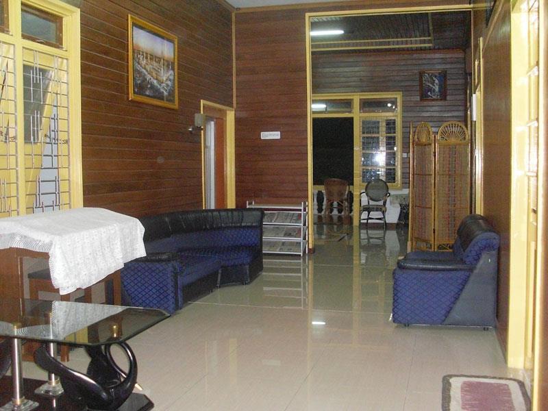 Wisma Mutiara Padang  Exterior photo