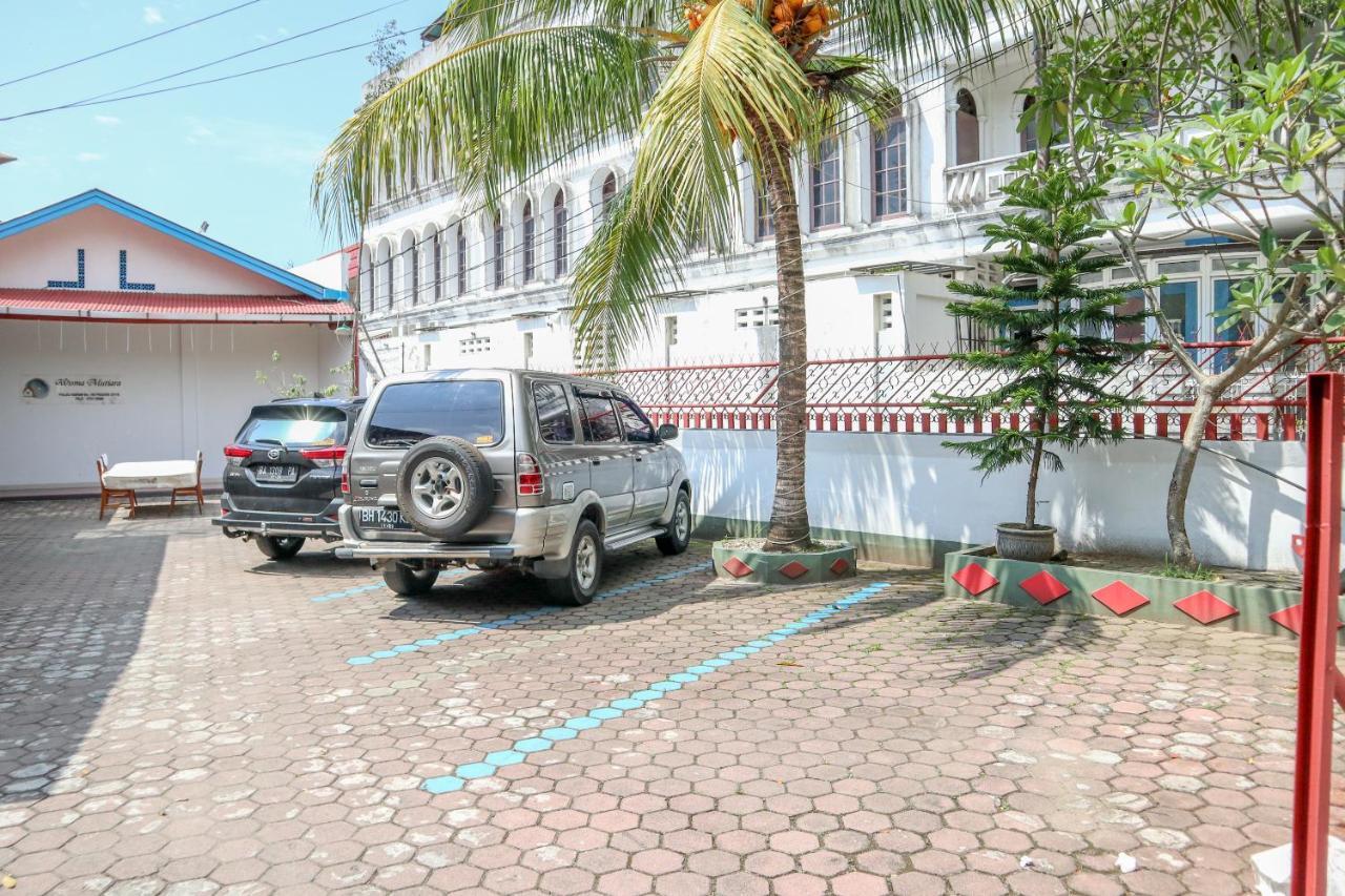 Wisma Mutiara Padang  Exterior photo